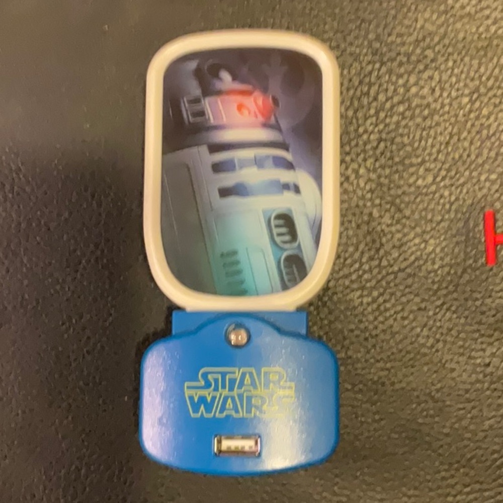 Star Wars nightlight and charging port